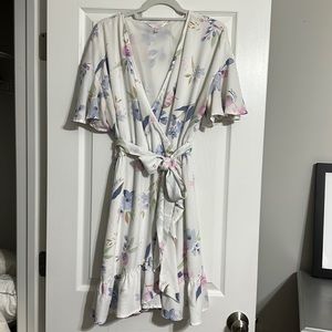 White wrap Lauren Conrad ruffle dress size XL